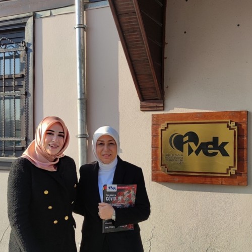 Sn. Ecz. Öznur Çalık ile Merkezefendi Hizmet Binamızda bir araya geldik