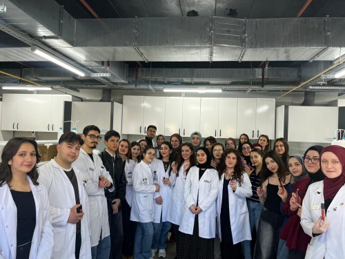 AFSÜ Genç İVEK Lip Gloss Workshop