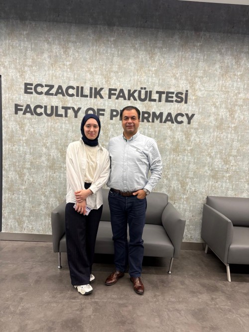 İstinye Üniversitesi Eczacılık Fakültesi Dekan Yardımcısı Sn. Dr. Öğr. Üyesi Abdullah Levent Alparsl