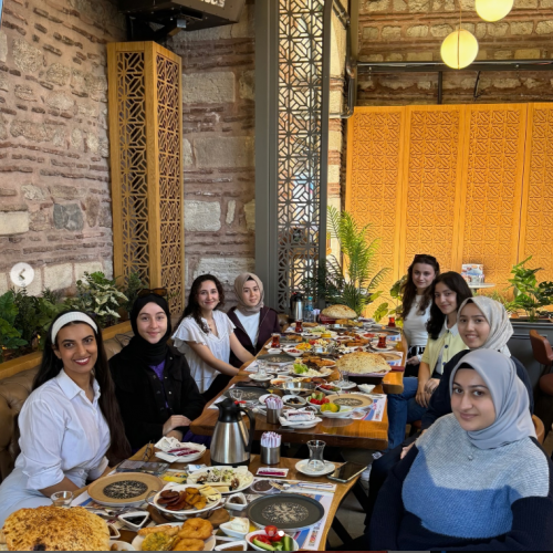 Genç İVEK Biruni Üniversitesi Öğrenci Topluluğu Tanışma Kahvaltısı