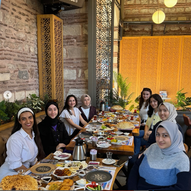  Genç İVEK Biruni Üniversitesi Öğrenci Topluluğu Tanışma Kahvaltısı 