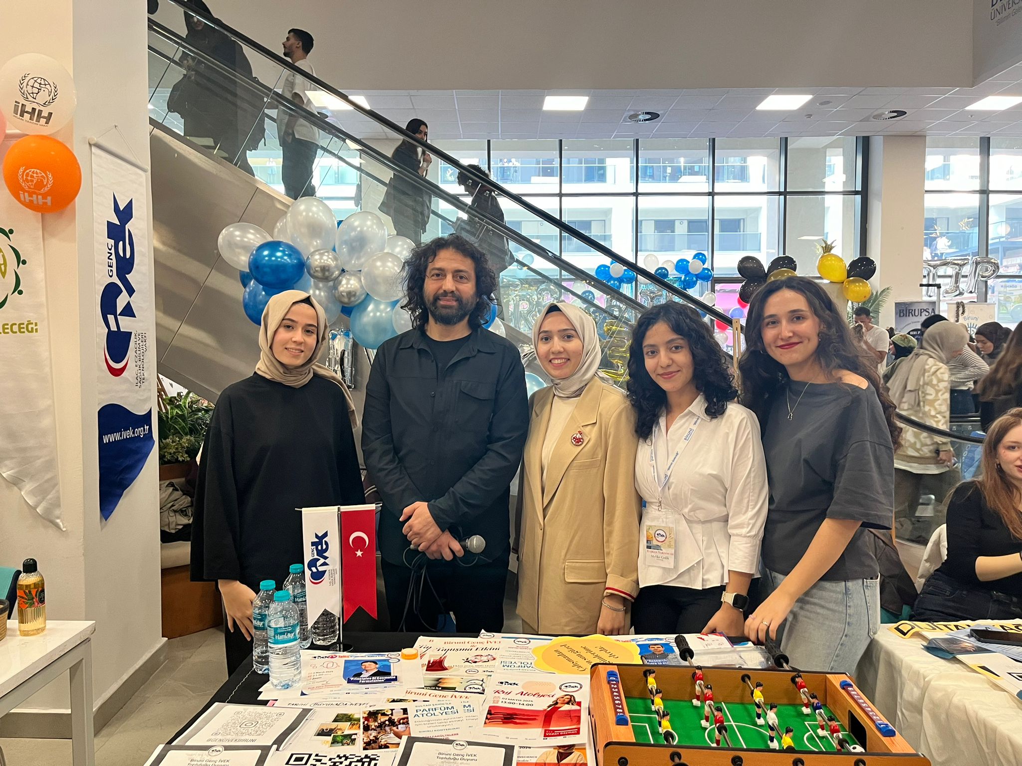  Genç İVEK Biruni Üniversitesi Öğrenci Topluluğu Tanıtım Standı 